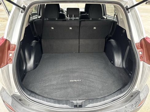 Used 2015 Toyota RAV4 LE image 29
