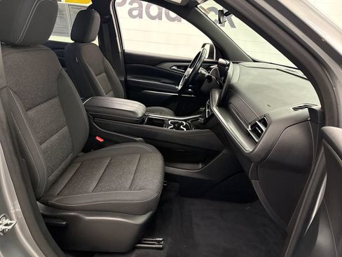 Used 2024 Chevrolet Traverse LT w/ Midnight/Sport Edition AWD/4WD image 27