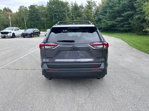 Used 2023 Toyota RAV4 XLE AWD/4WD image 4
