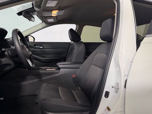 Used 2025 Nissan Altima 2.5 SV image 18