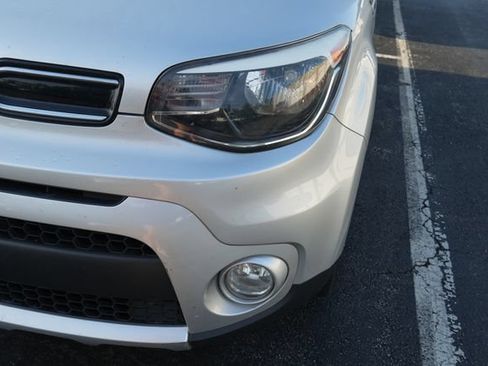Used 2018 Kia Soul + FWD image 11