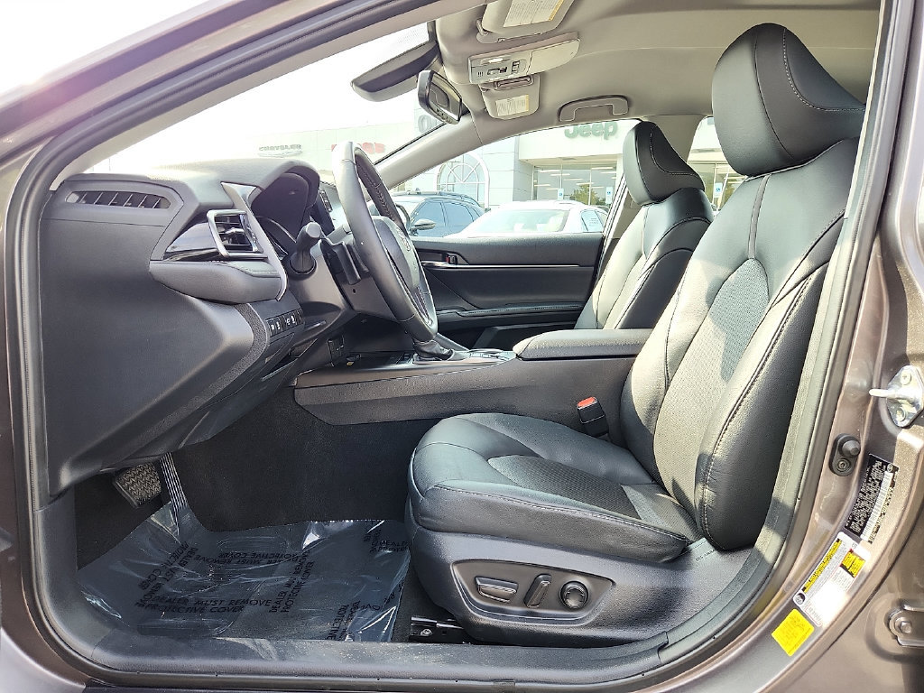Used 2024 Toyota Camry XSE FWD image 13