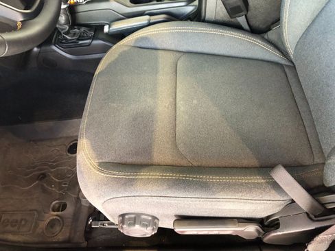 Used 2024 Jeep Wrangler Sport S image 21