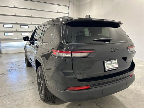 New 2025 Jeep Grand Cherokee L Altitude image 8