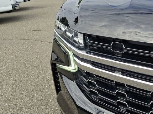 Used 2021 Chevrolet Suburban LS AWD/4WD image 17