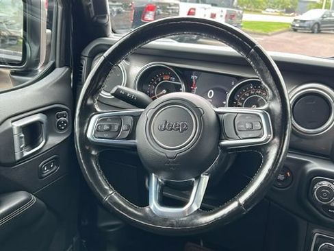 Used 2020 Jeep Wrangler Unlimited Sahara AWD/4WD image 22
