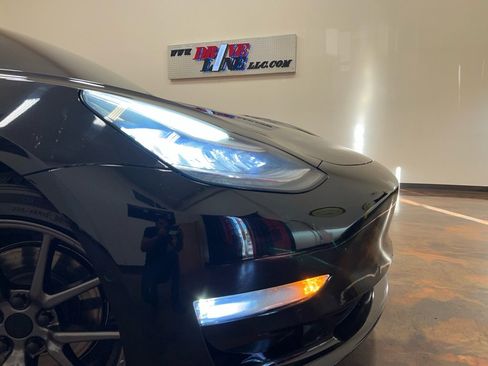 Used 2019 Tesla Model 3 Standard Range image 39