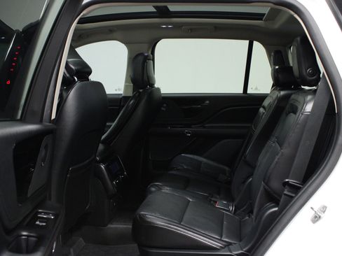 Used 2020 Lincoln Aviator Reserve w/ Equipment Group 201A image 13