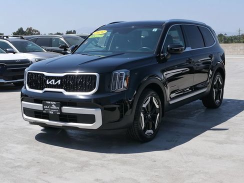 Used 2024 Kia Telluride EX w/ EX Captain's Chair Package FWD image 7