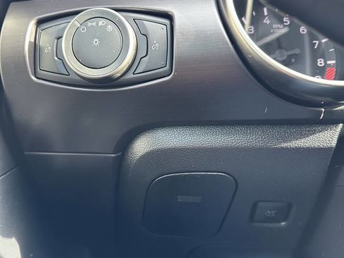 Used 2016 Ford Mustang Shelby GT350 w/ Technology Package image 27