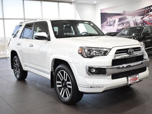 Used 2022 Toyota 4Runner Limited image 5