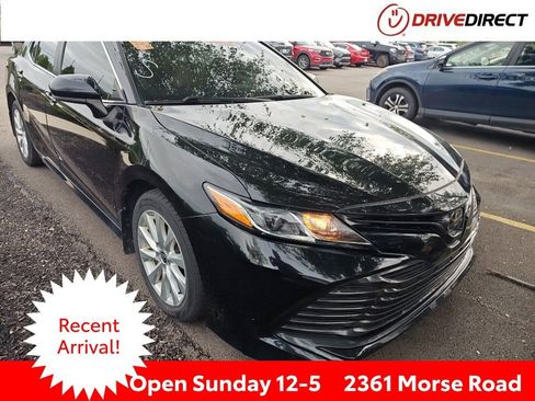 Used 2020 Toyota Camry LE AWD/4WD image 1
