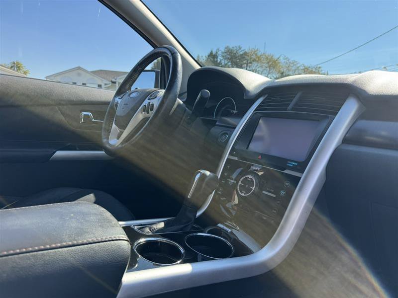 Used 2013 Ford Edge Limited FWD image 18
