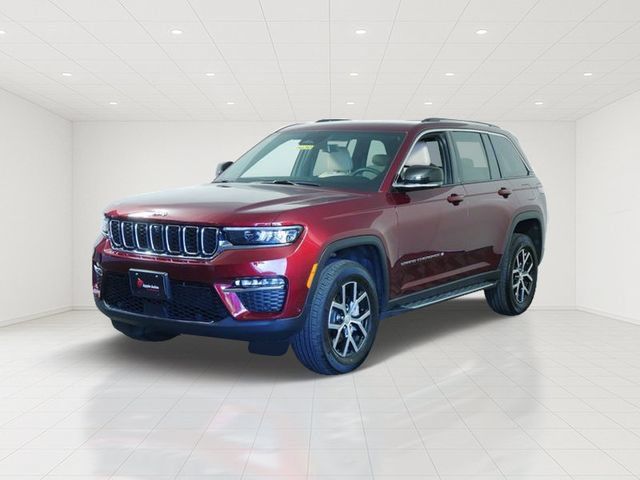 Used 2023 Jeep Grand Cherokee Limited w/ Luxury Tech Group II AWD/4WD image 3