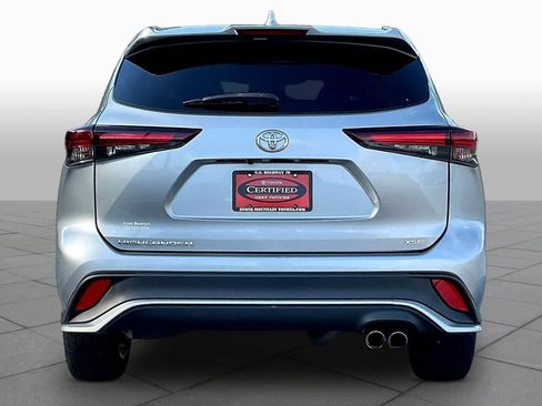 Used 2024 Toyota Highlander XSE FWD image 5