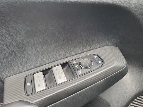 Used 2023 Mitsubishi Outlander SE FWD image 17