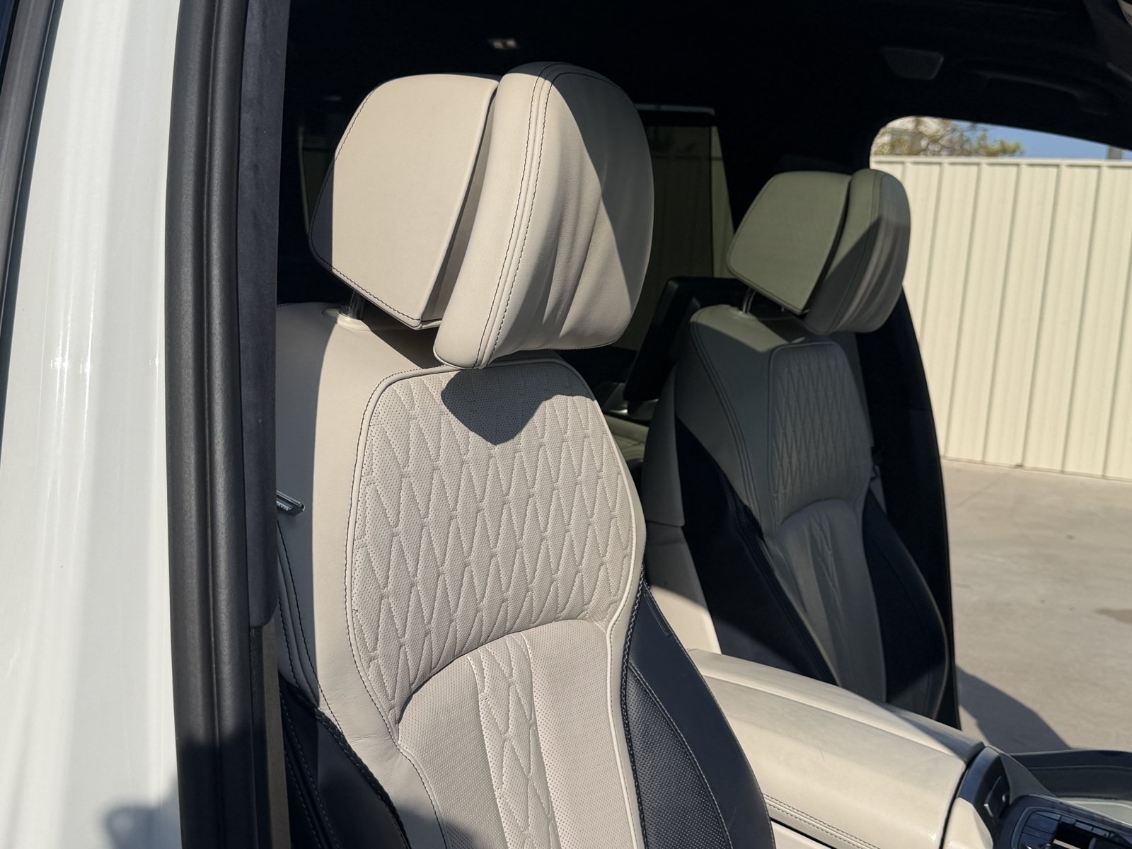 Used 2019 BMW X7 xDrive50i w/ Dynamic Handling Package AWD/4WD image 38
