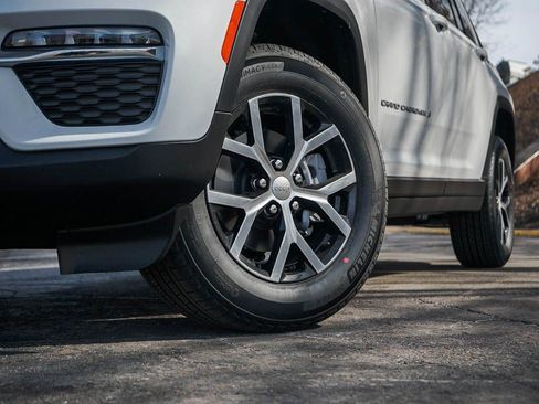 New 2025 Jeep Grand Cherokee Limited image 6