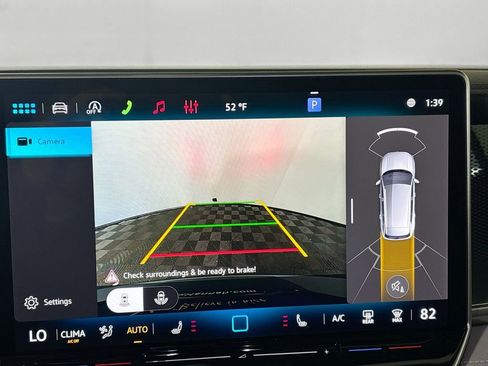 New 2026 Volkswagen Tiguan SE image 16