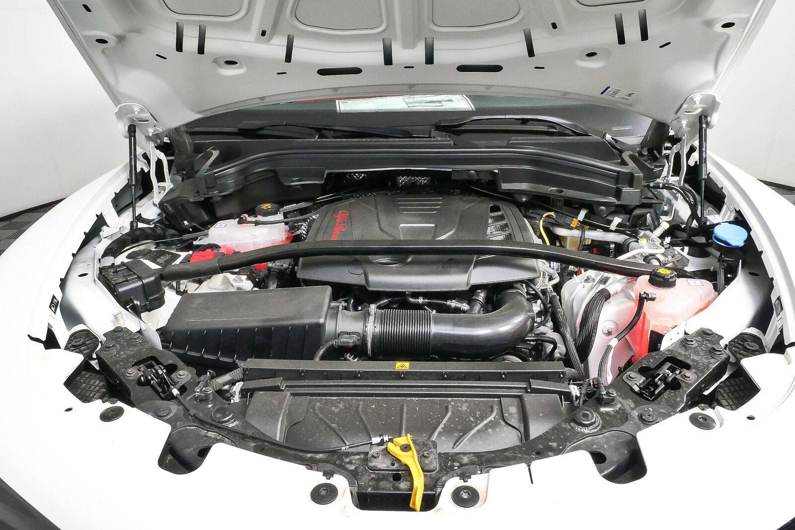 New 2026 Alfa Romeo Stelvio Sprint AWD/4WD image 35