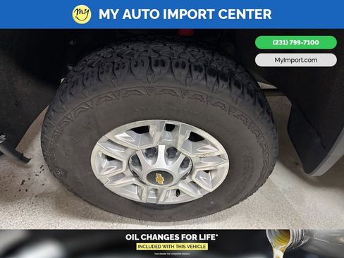 Used 2022 Chevrolet Silverado 2500 LT w/ Convenience Package image 9