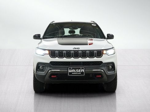 Used 2025 Jeep Compass Trailhawk AWD/4WD image 8