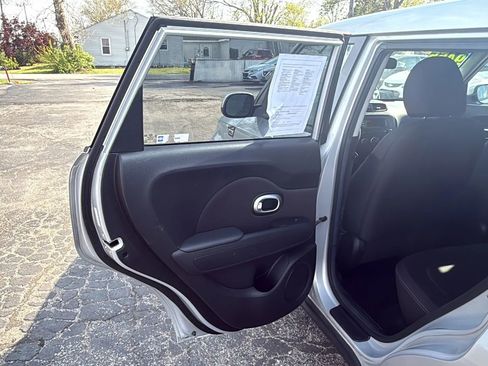 Used 2015 Kia Soul FWD image 17