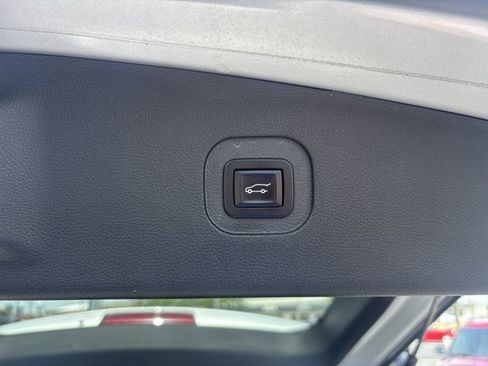 Used 2015 Chevrolet Equinox LTZ image 6