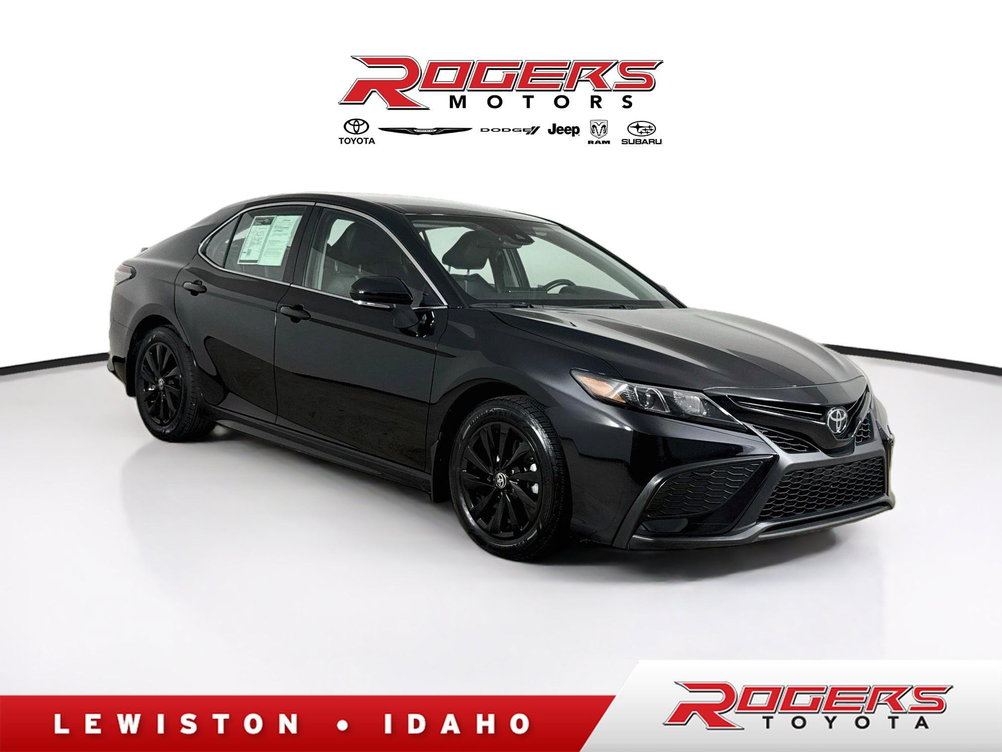 Used 2024 Toyota Camry SE FWD image 1