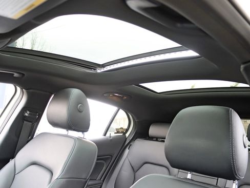 Used 2018 Mercedes-Benz GLA 250 image 29