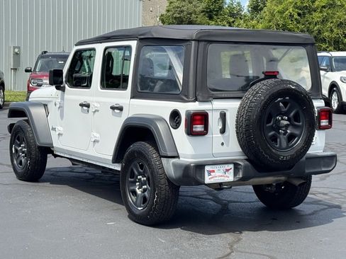 Used 2018 Jeep Wrangler Unlimited Sport image 13