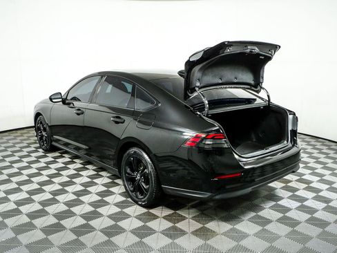 Used 2025 Honda Accord SE image 32