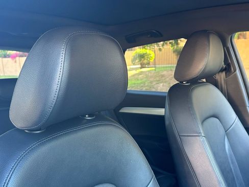 Used 2018 Audi Q3 2.0T Premium w/ Convenience Package FWD image 12