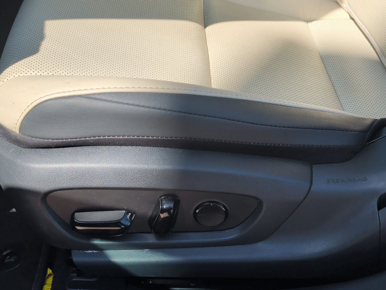 Certified 2025 Lexus ES 350 w/ Premium Package FWD image 10