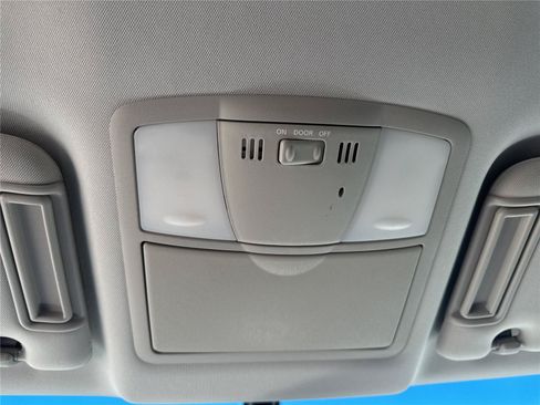 Used 2017 Nissan Armada SL w/ Interior Lighting Package RWD image 29