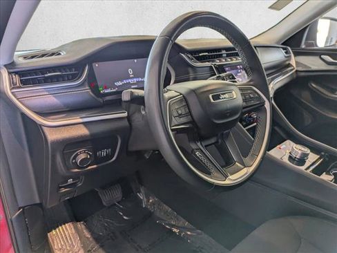 Used 2023 Jeep Grand Cherokee L Laredo AWD/4WD image 10
