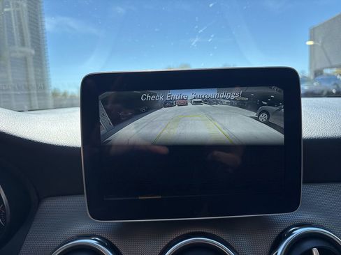 Used 2020 Mercedes-Benz GLA 250 4MATIC image 25