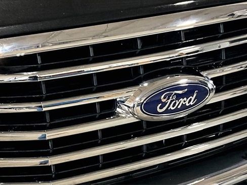 Used 2015 Ford F150 XLT w/ Equipment Group 302A Luxury image 31