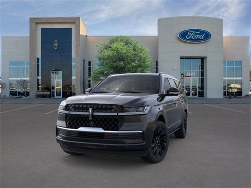 New 2025 Lincoln Navigator Reserve w/ Jet Appearance Package image 2