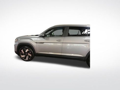 Used 2024 Volkswagen Atlas Cross Sport SE FWD image 6