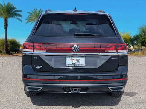 Used 2025 Volkswagen Atlas SE image 4