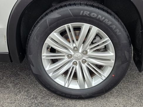 Used 2024 Mitsubishi Outlander ES FWD image 8