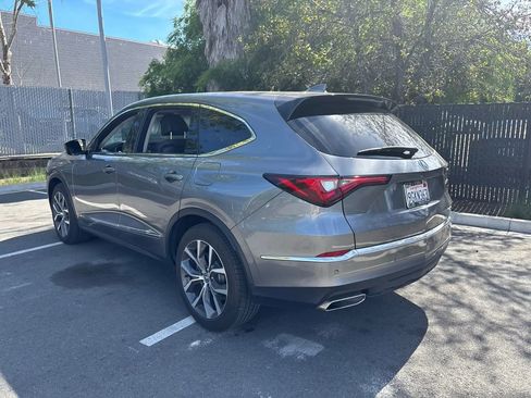 Used 2023 Acura MDX SH-AWD w/ Technology Package image 4