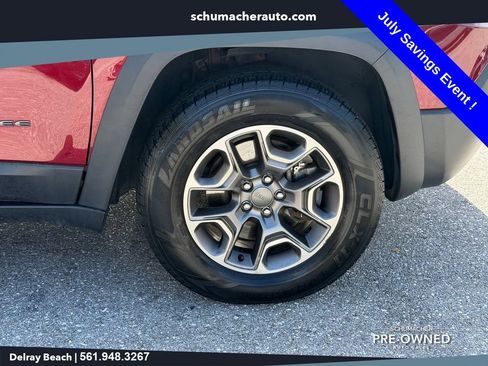 Used 2020 Jeep Cherokee Trailhawk w/ Cold Weather Group AWD/4WD image 9