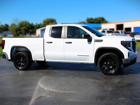 Used 2023 GMC Sierra 1500 Pro w/ Pro Value Package image 3