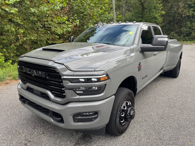 Used 2026 RAM 3500 Laramie AWD/4WD image 2