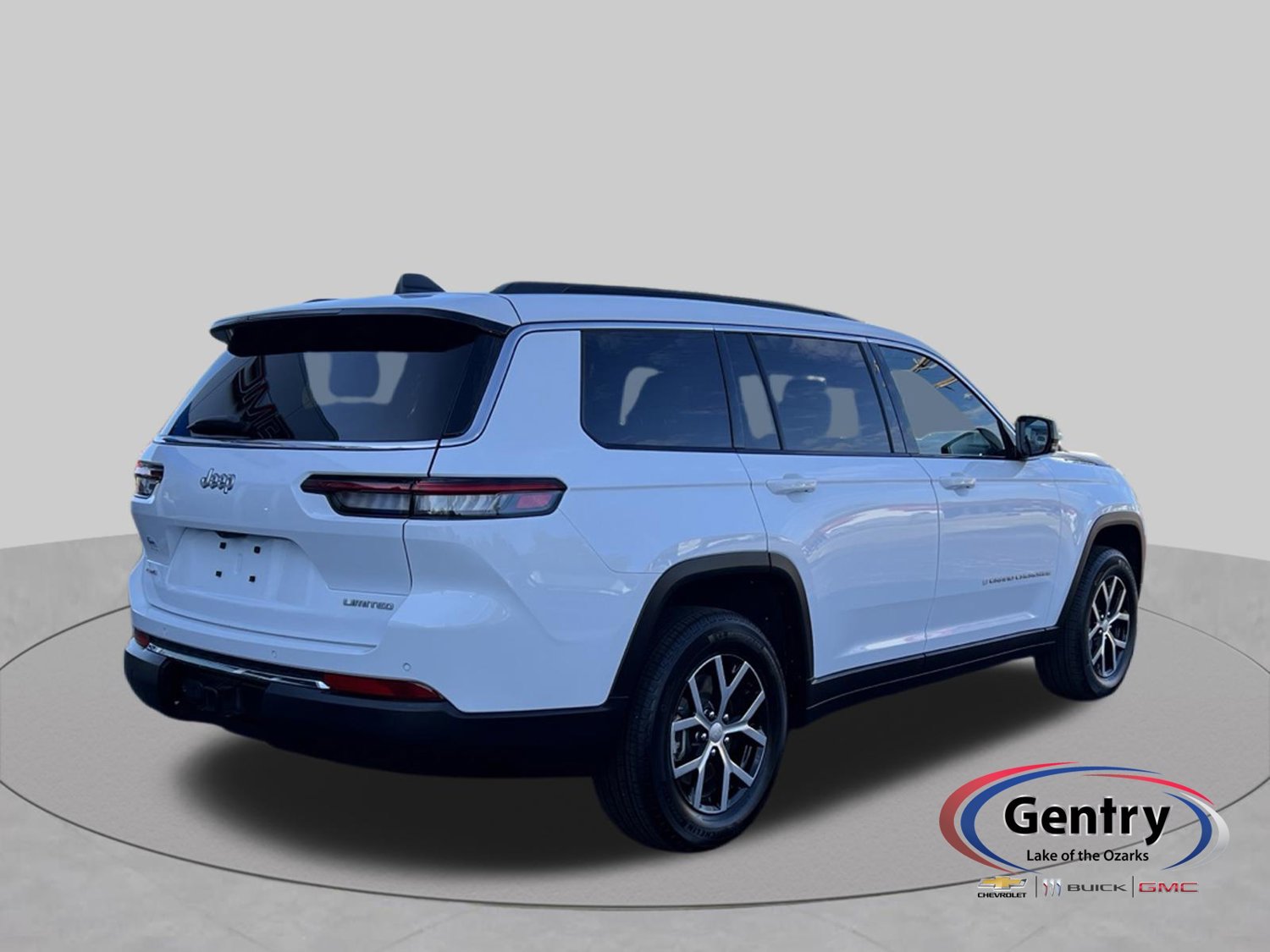 Used 2025 Jeep Grand Cherokee L Limited w/ Trailer Tow Package AWD/4WD image 5