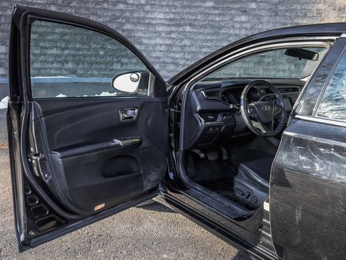 Used 2016 Toyota Avalon XLE image 23