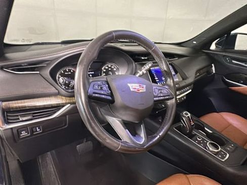 Used 2019 Cadillac XT4 Premium Luxury AWD/4WD image 13