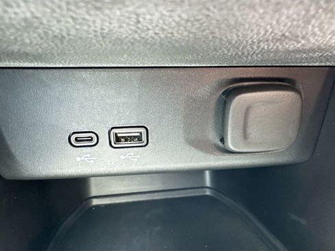 Used 2025 Buick Envista Preferred FWD image 26